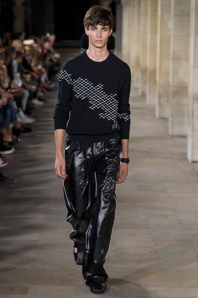 Look 41